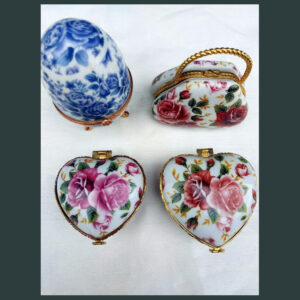 Sets of 4 Porcelain blue Egg & Trinklet Boxes