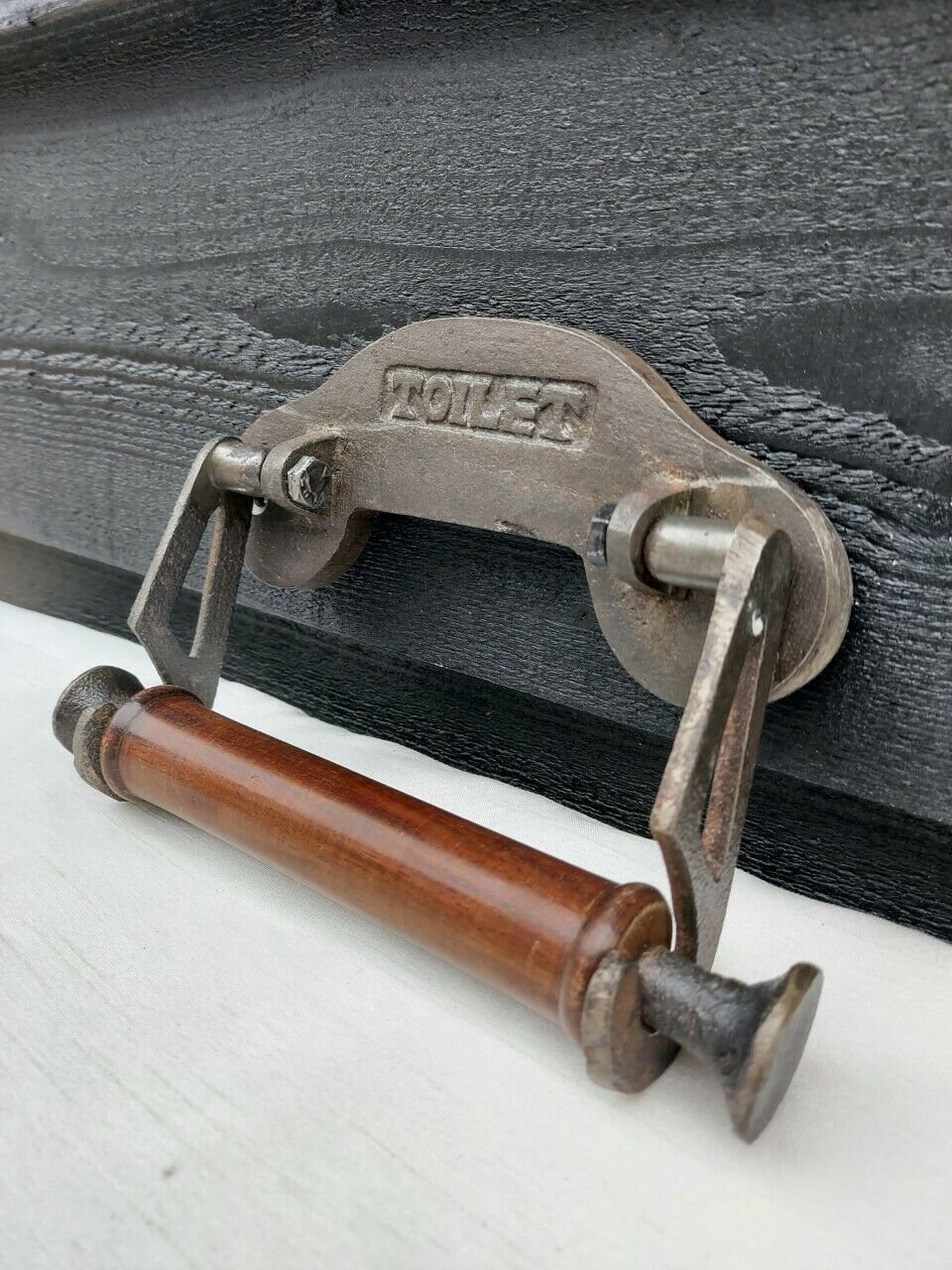 Bowley & Jackson Toilet Simple vintage design wall mounted toilet roll holder - Image 2