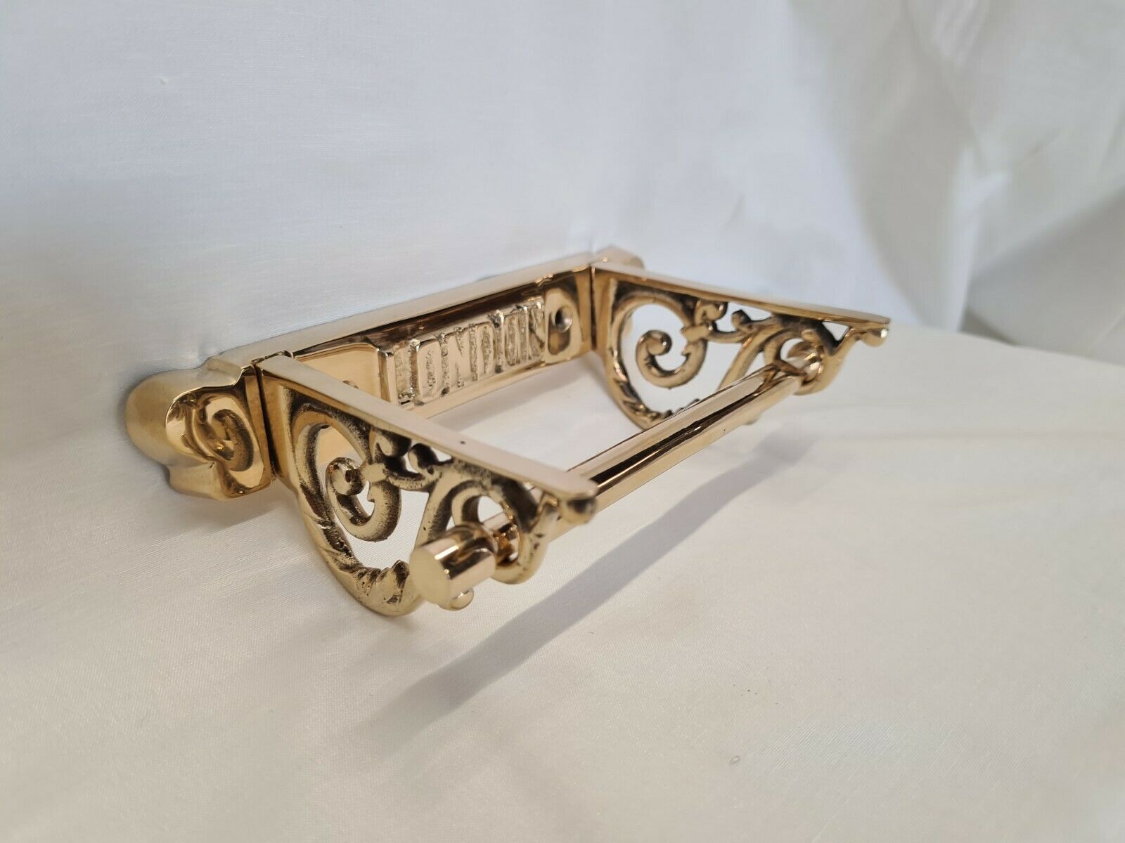 Victorian Style London Toilet Roll Holder (Brass ROD) - Image 2