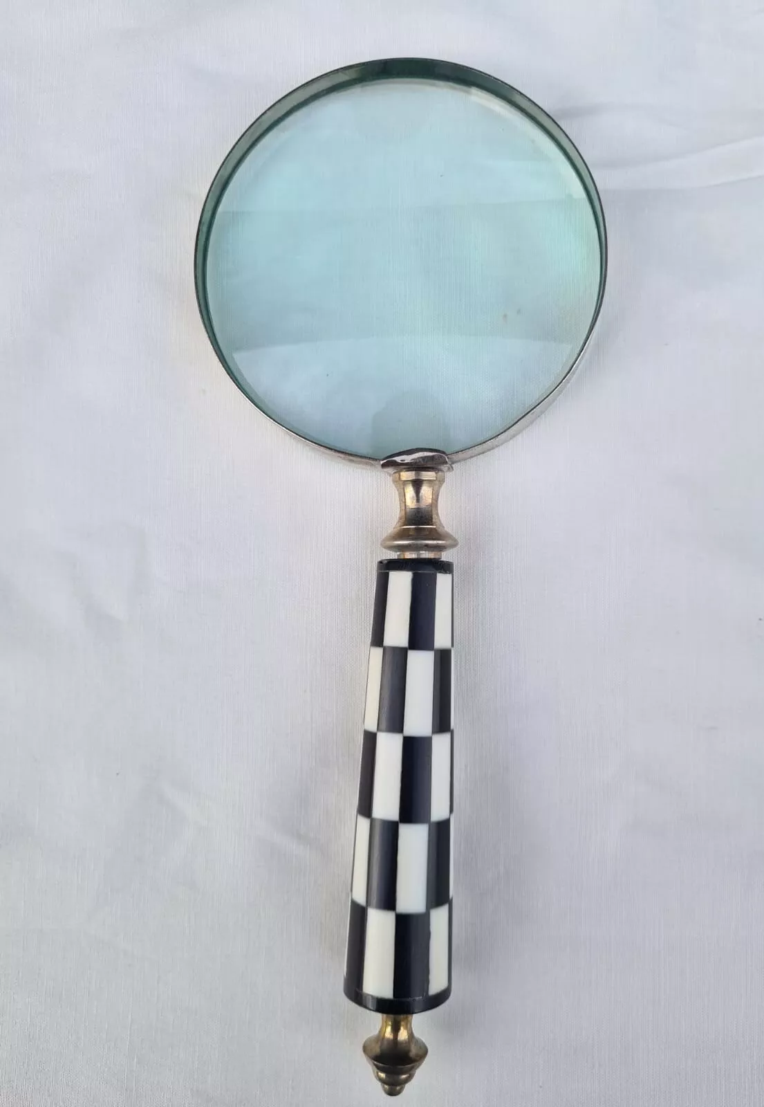 Magnifying Glass 4" Dia - Black & White Mother Of Pearl round handle (Nickle) - Image 6