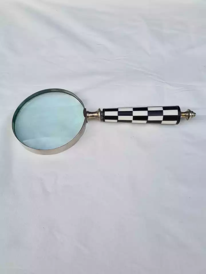 Magnifying Glass 4" Dia - Black & White Mother Of Pearl round handle (Nickle) - Image 2
